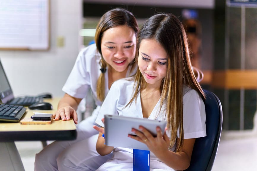 Stocksy_txpc9de21e6XPv300_Small_2096587